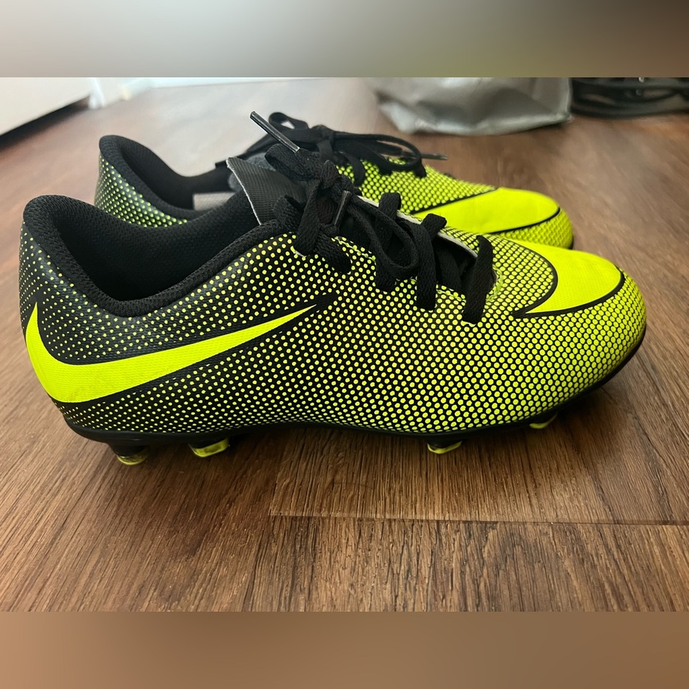 Nike Soccer cleats boys/girls size 3